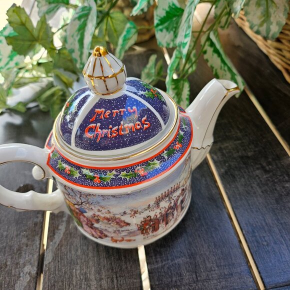 Vintage Sadler Twelve Days of Christmas - Merry Christmas Teapot - Picture 13 of 13